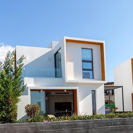 Villa Beach Heaven Paphos Bagian luar foto