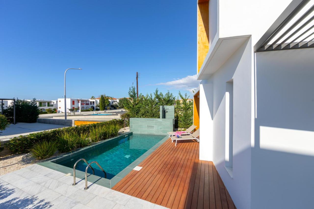 Villa Beach Heaven Paphos Bagian luar foto